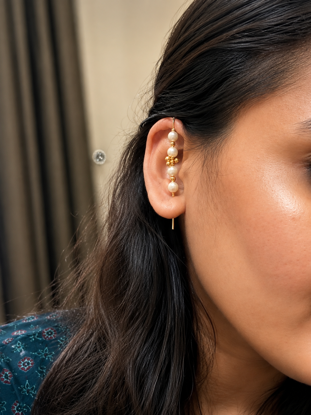 Minimal Pearl Earcuff
