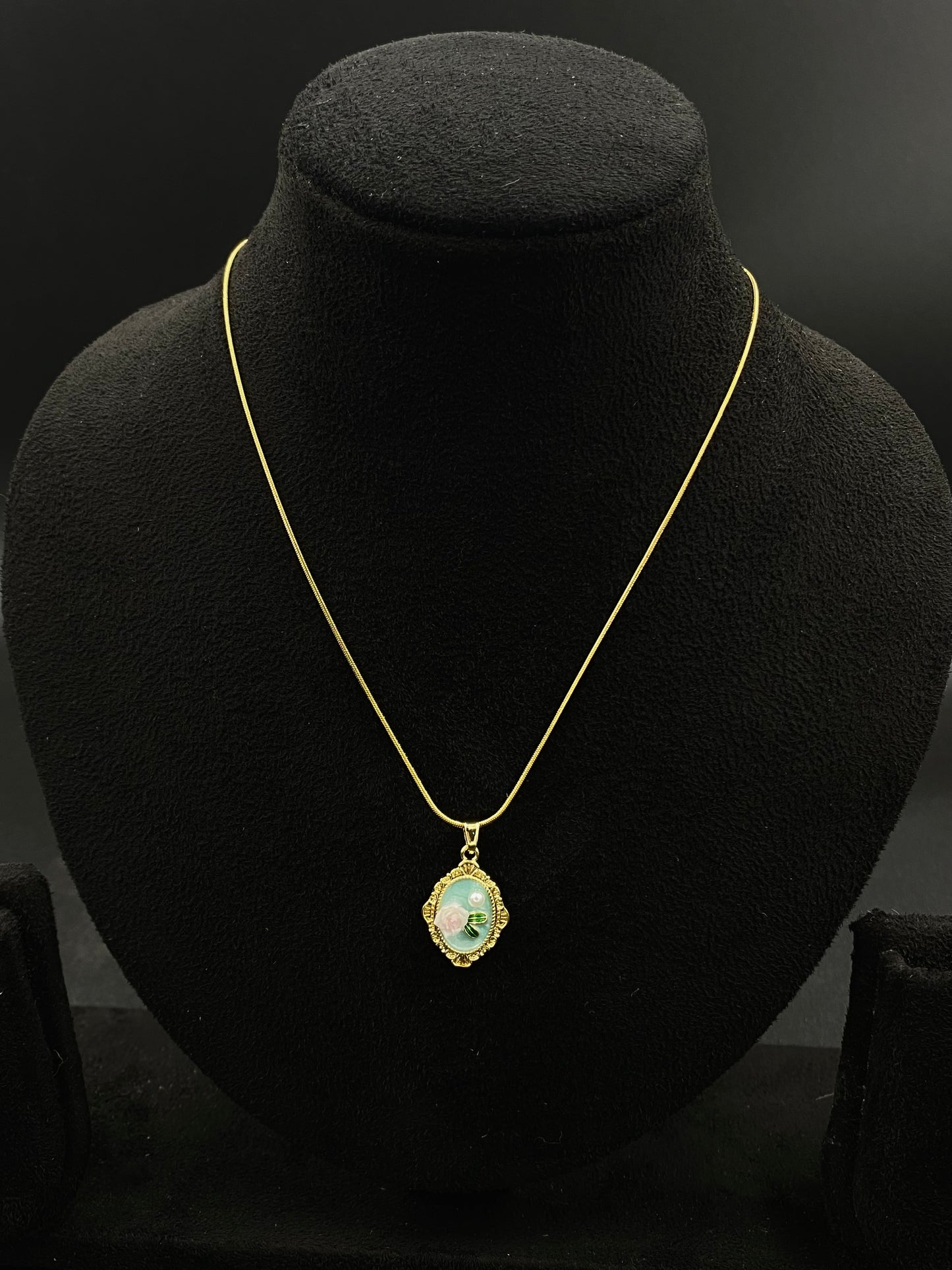 Vintage Floral Oval Pendant Necklace