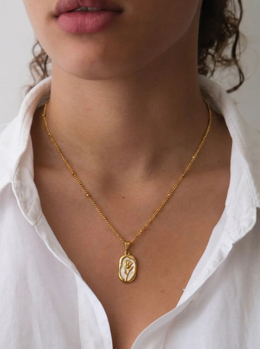 Rose Pendant Necklace