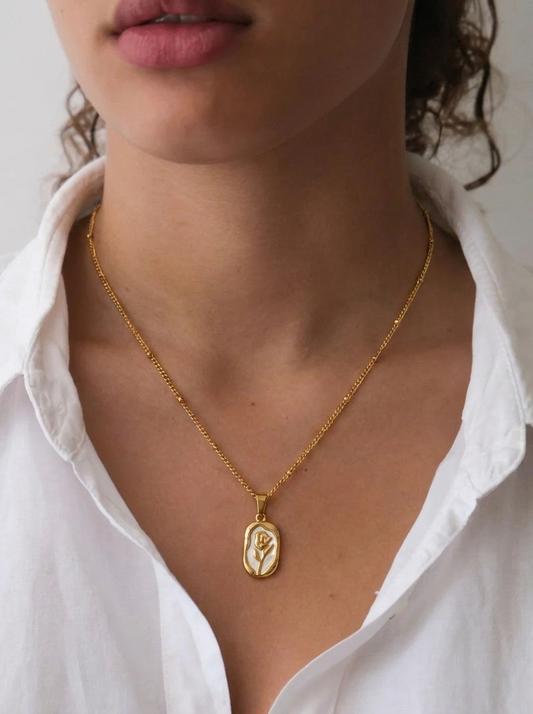 Rose Pendant Necklace