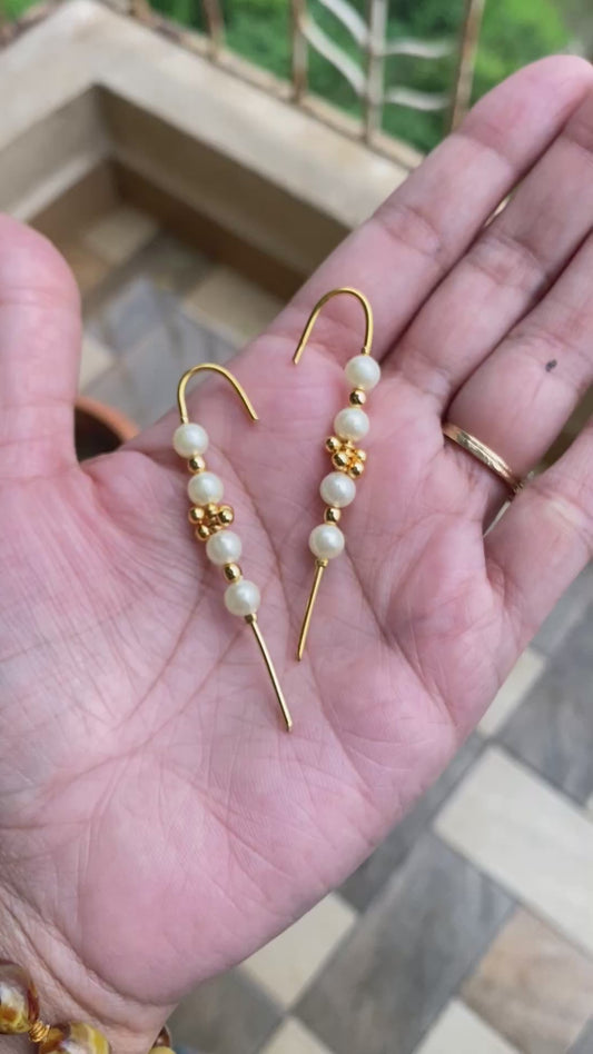 Minimal Pearl Earcuff